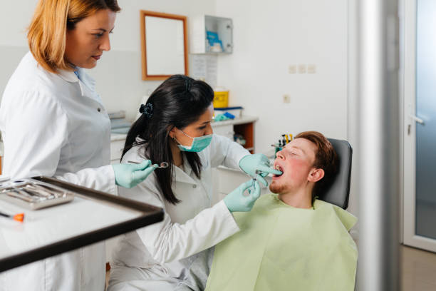 Best Emergency Tooth Extraction in Seis Lagos, TX